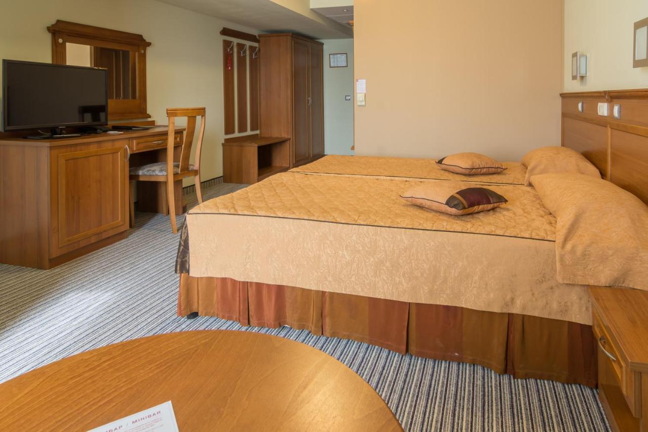 Diplomat Plaza Hotel & Resort 루코비트 외부 사진